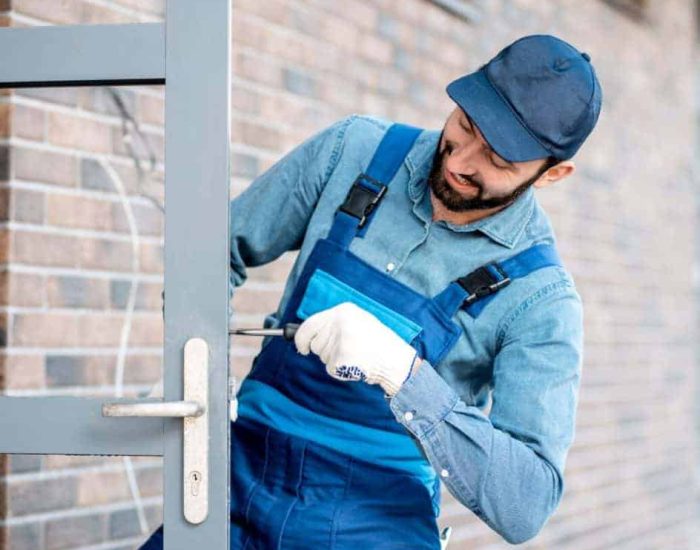 Tecnico fabbro intervento serratura porta